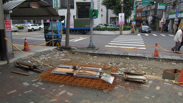 校門口人行道整修工程 施工過程 image-441
